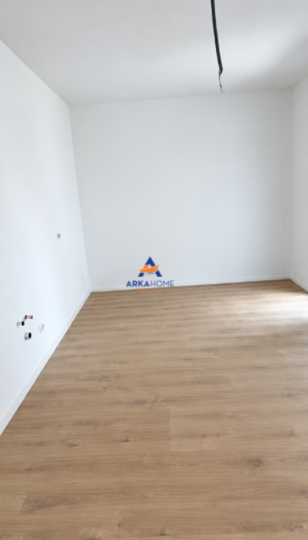 OFFICE FOR RENT 82 M2 "PARIS COMMUNE" 700 EUROS