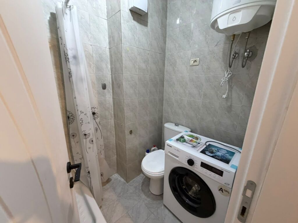 Apartament 2+1 me qira në Rruga e Kavajes, Tirane