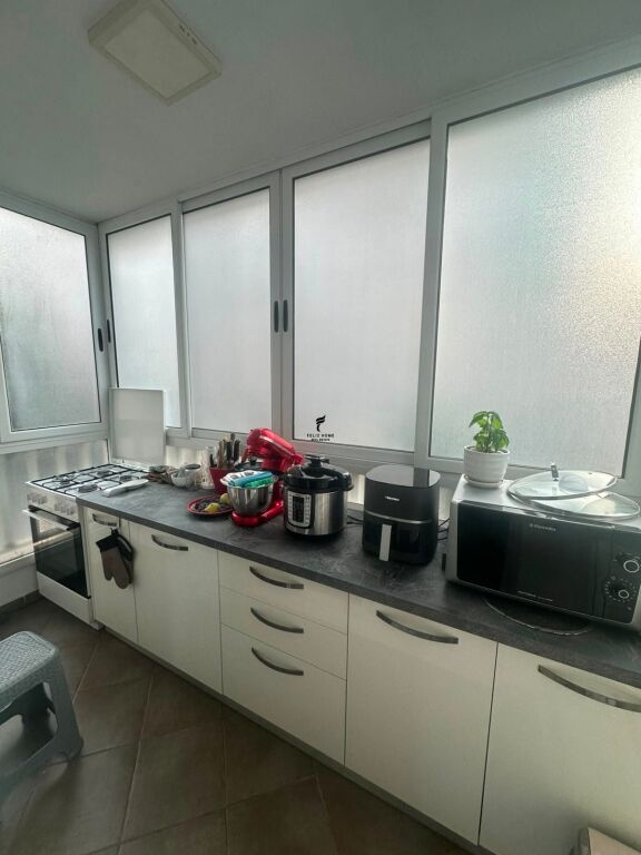 APPARTAMENTO IN VENDITA 2+1 COMUNE DI PARIGI 20.000.000 LEKE  FH-98343