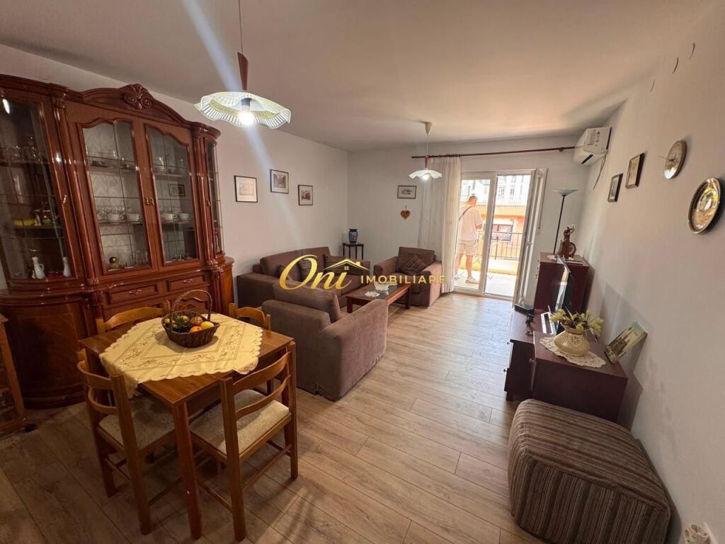 KOMUNA E PARISIT APARTAMENT PER QERA 2+1