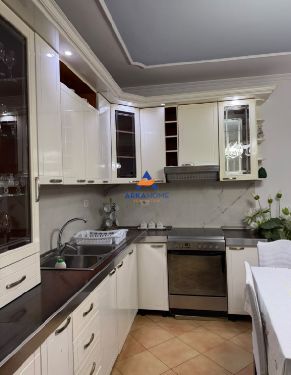 JEPET APARTAMENT ME QERA 2+1 "SIRI KODRA,PRANE NENSTACJONIT ELEKTRIKE " 50.000 LEKE