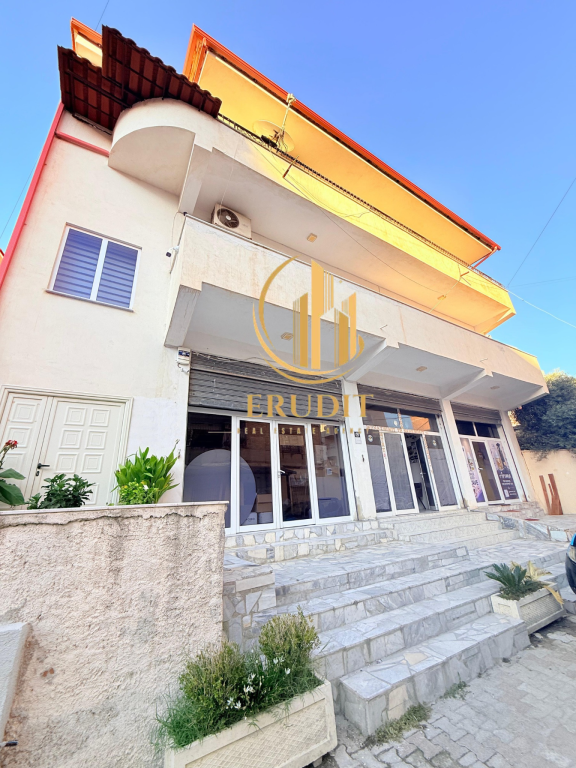 EKSKLUZIVE – SHITET VILË ME FUNKSION BANIMI DHE SHËRBIMI NË VLORË, PRANË BANKËS TIRANA
