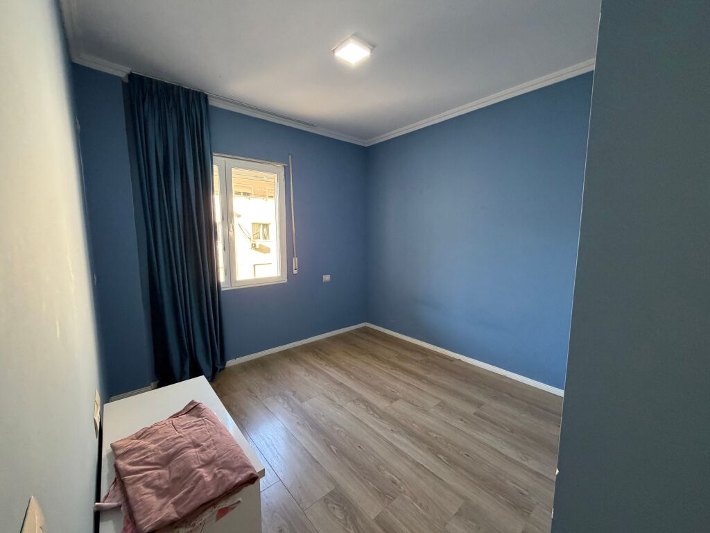 🏢 APPARTAMENTO IN VENDITA 2+1 A LIQENI I THATË  In una delle zone più esclusive e richieste di Tirana, di fronte all'hotel Radisson 📍 Liqeni I thate  💰 Prezzo 250,000 Euro