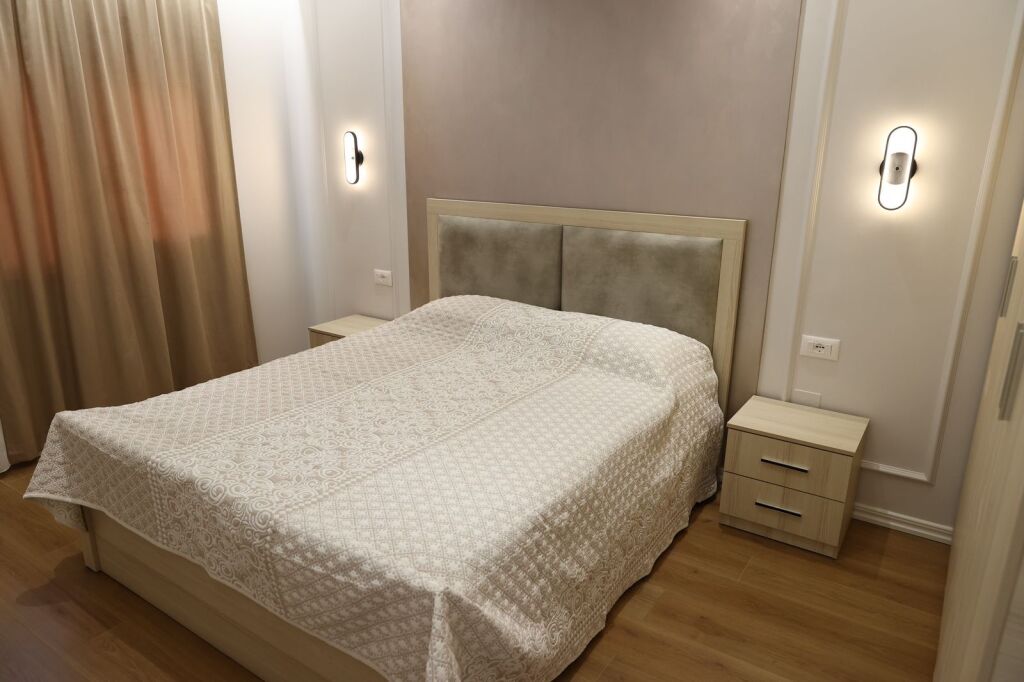 Jepet apartament me qera 1+1