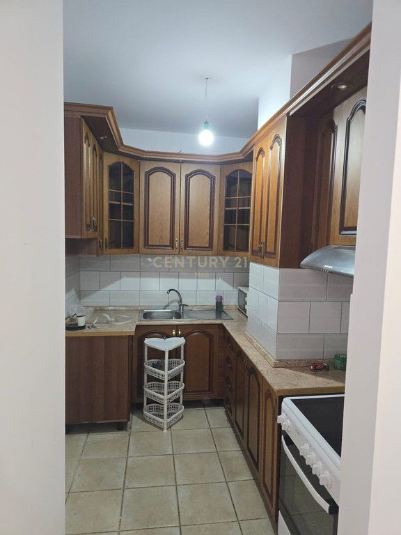 2+1 apartment for rent opposite Kristal Center, Tirana - 50,000 Lek