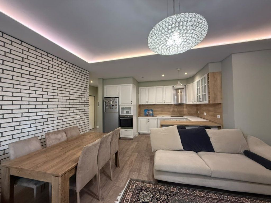 Apartament 2+1+2 - Shkolla e Baletit