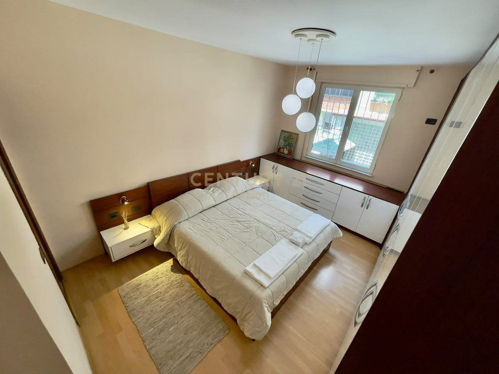 QIRA, APARTAMENT MODERN 1+1+2 TUALETE, MINISTRIA JASHTME