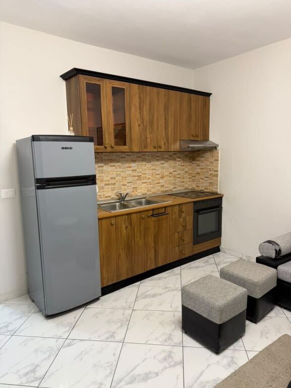 Apartament 1+1 me qira në Rruga e Elbasanit, Tirane