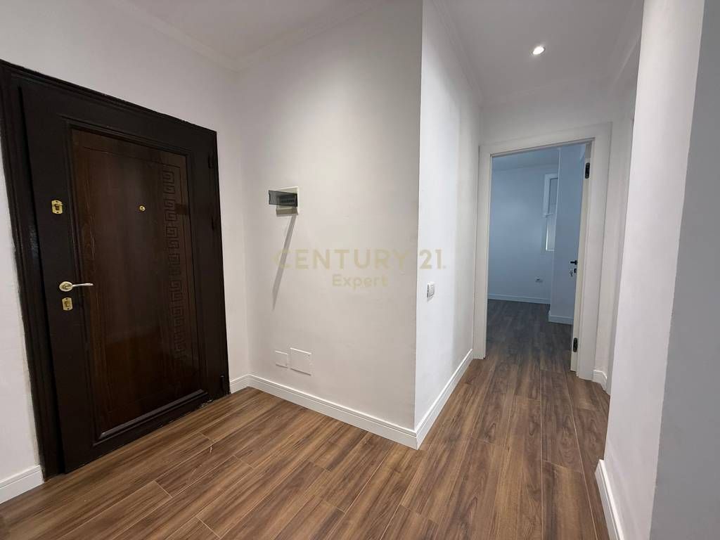 APARTAMENT 2+1 TEK FAKULTETI I SHKENCAVE,PER QIRA! /Muaj 75,000 Lekë /Muaj