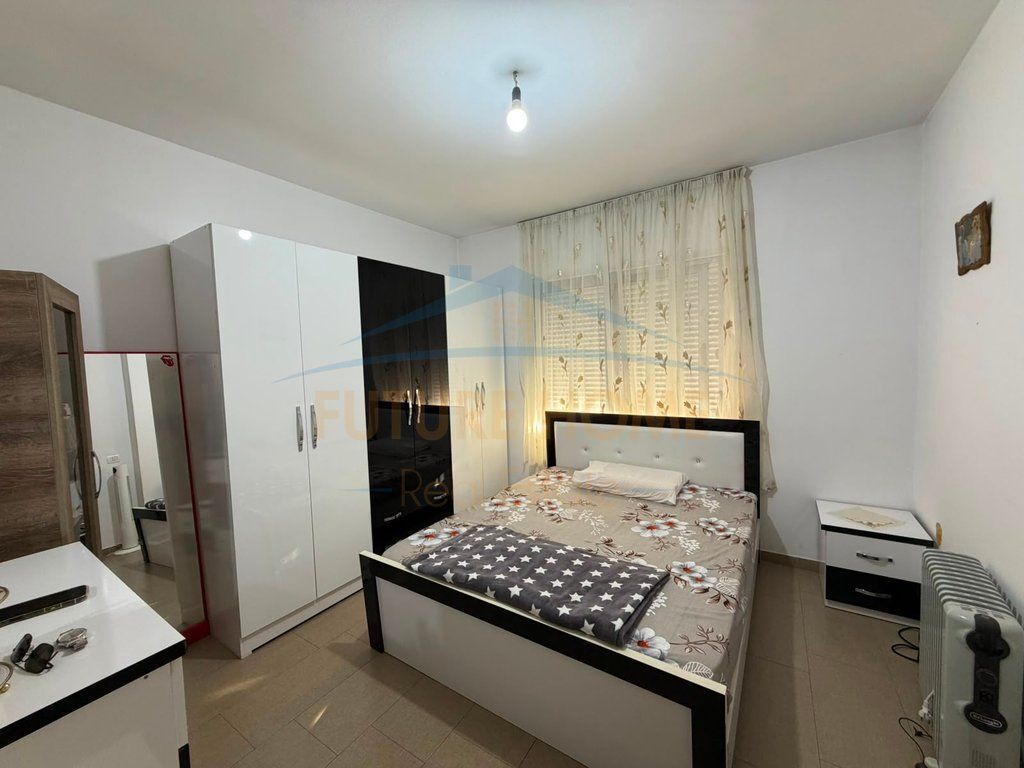 Shitet, Apartament 2+1+2, Unaza e Re, Tiranë