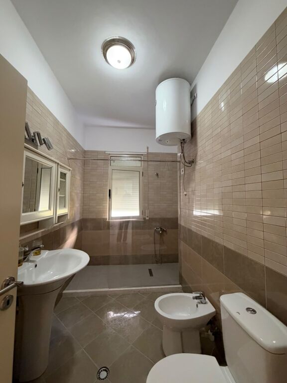 🏡 JEPET ME QIRA APARTAMENT 2+1+2 – KOPSHTI BOTANIK