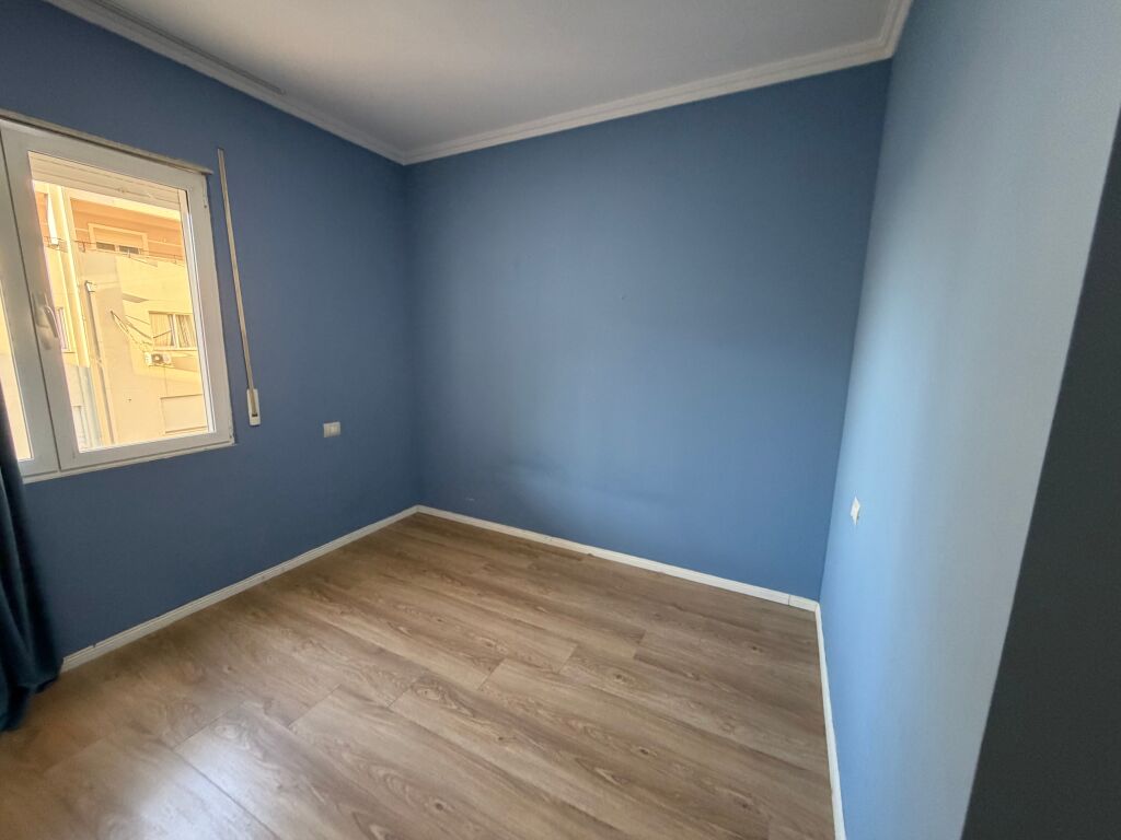 3+1,kat 4 ashensore,te radisoni liq i thate,275 miije euro