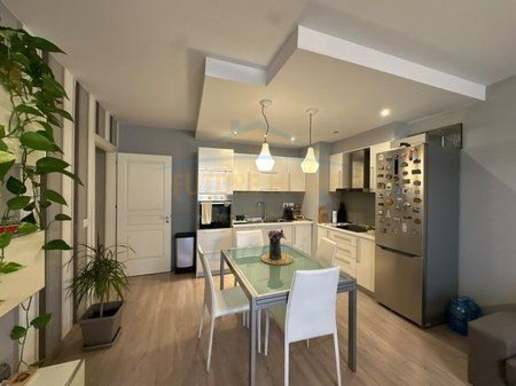 Shitet, Apartament 2+1 +Post Parkim, Liqeni i Thatë, Tiranë