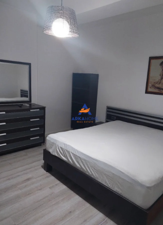JEPET APARTAMENT ME QERA 2+1+VERANDE "RRUGA MIHAL GRAMENO" 65.000 LEKE