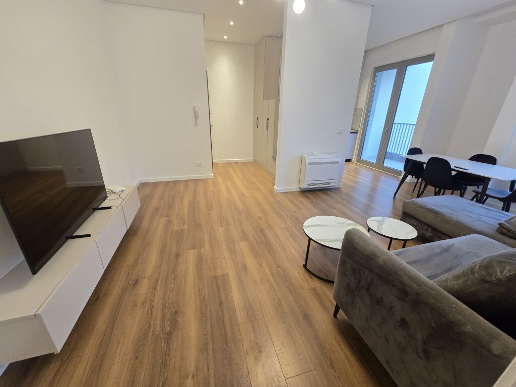 Liqeni i Thate Apartament 1+1+Post parkimi me qira