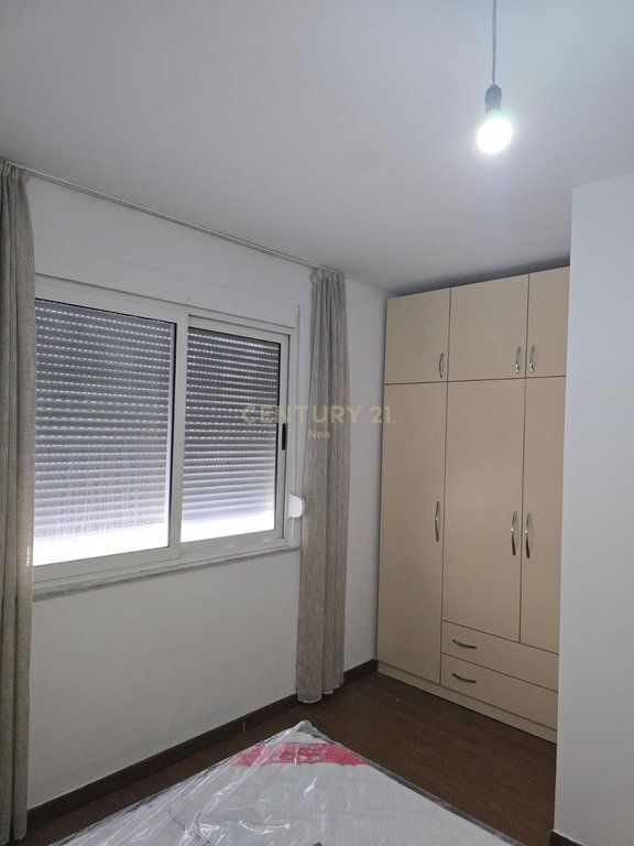 Apartament 2+1 me qira perballë Kristal Center, Tiranë - 50,000 Lekë/Muaj