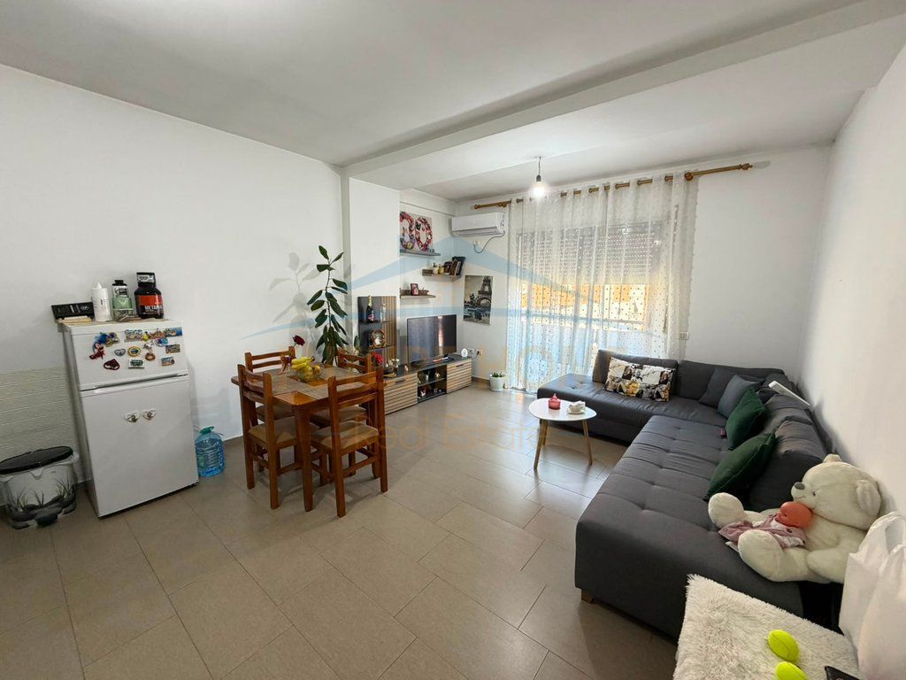 In vendita,Appartamento 2+1+2,Unaza e Re, Tirana