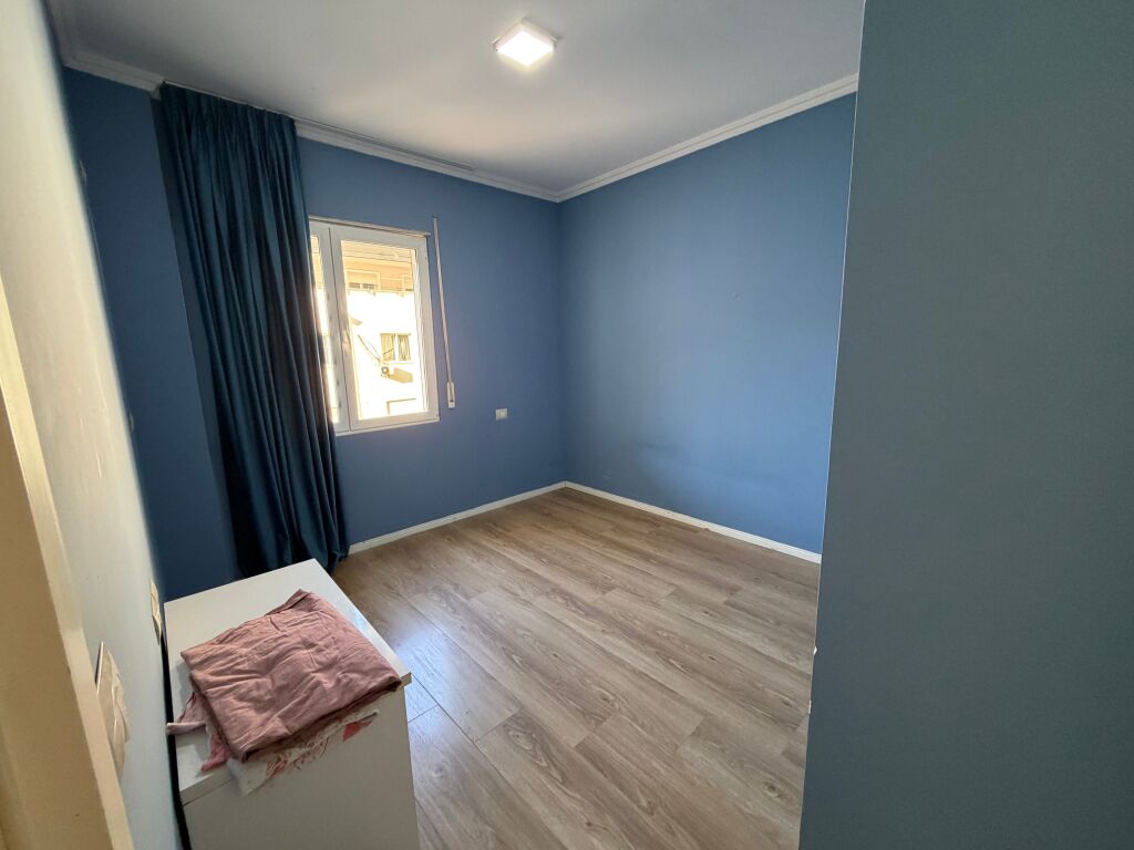 🏢 APPARTAMENTO IN VENDITA 2+1 A LIQENI I THATË  In una delle zone più esclusive e richieste di Tirana, di fronte all'hotel Radisson 📍 Liqeni I thate  💰 Prezzo 250,000 Euro
