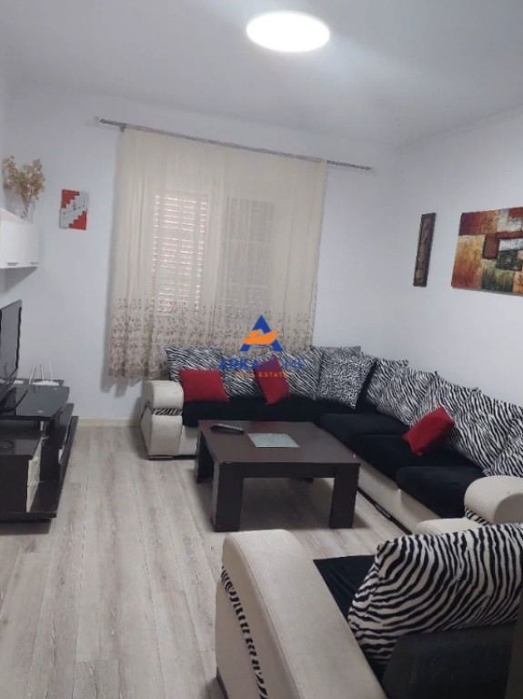 JEPET APARTAMENT ME QERA 2+1+VERANDE "RRUGA MIHAL GRAMENO" 65.000 LEKE