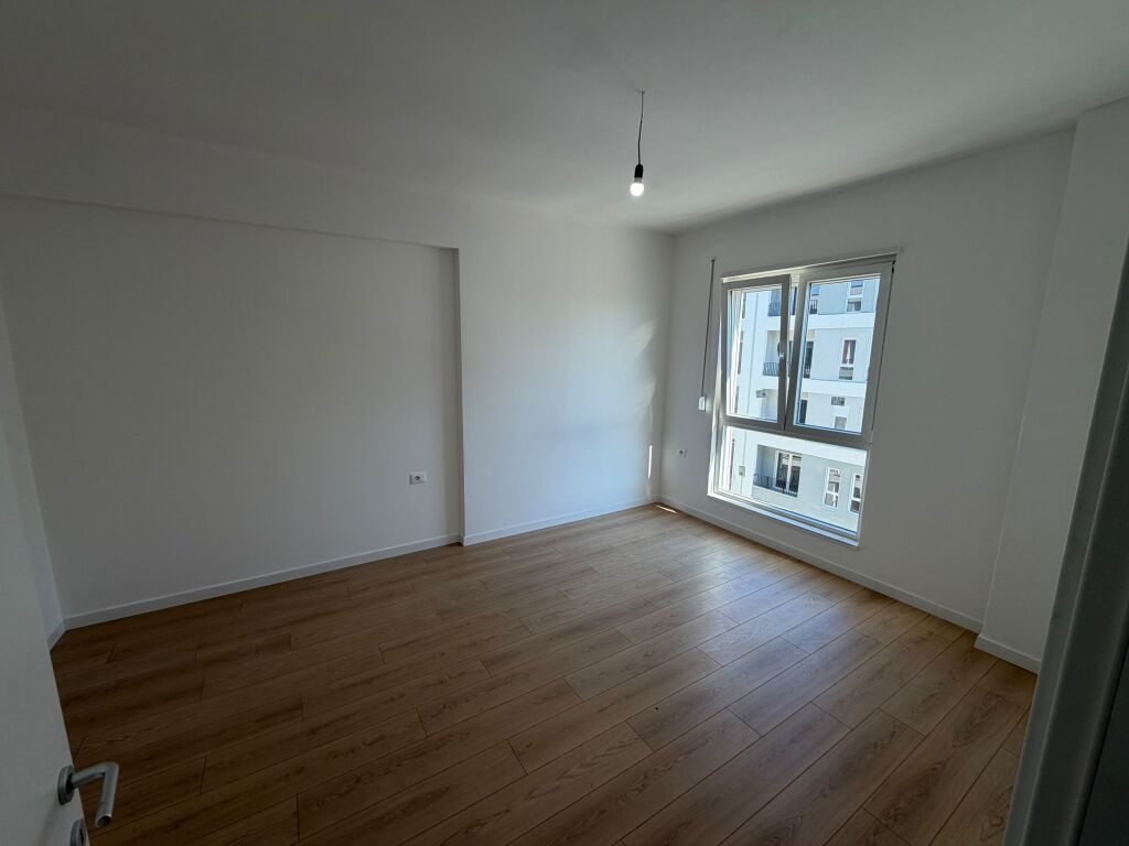 🏡 Shitet apartament 1+1 – Univers City, pranë QTU