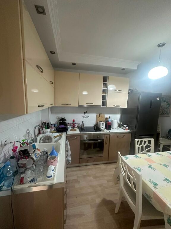 APPARTAMENTO IN VENDITA 2+1 COMUNE DI PARIGI 20.000.000 LEKE  FH-98343
