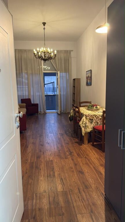 🏢Tek Zogu i Zi,prane Ring Center jepet me qera apartament 2+1+2,i mobiluar 80,000Leke