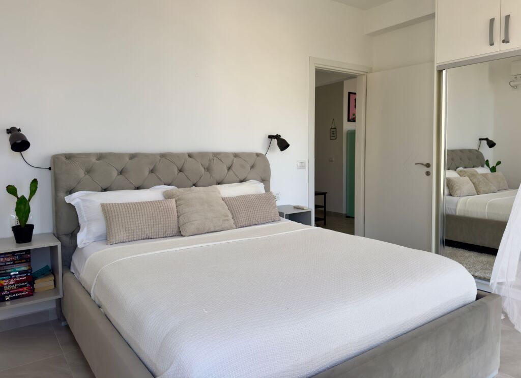 Elegante appartamento con 2 camere da letto e vista mare, a pochi passi dalla spiaggia di Santa Quaranta, Saranda