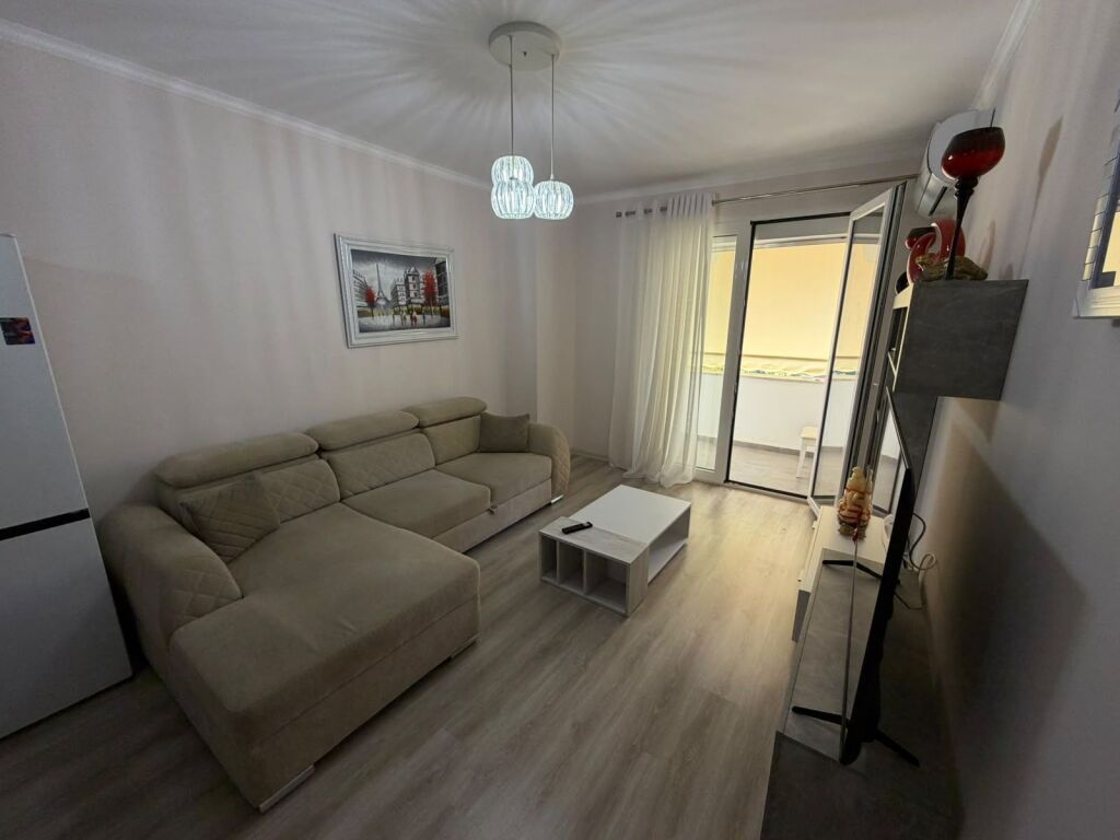 2+1 apartment for rent with parking  📍 Location: Former Aviation Field