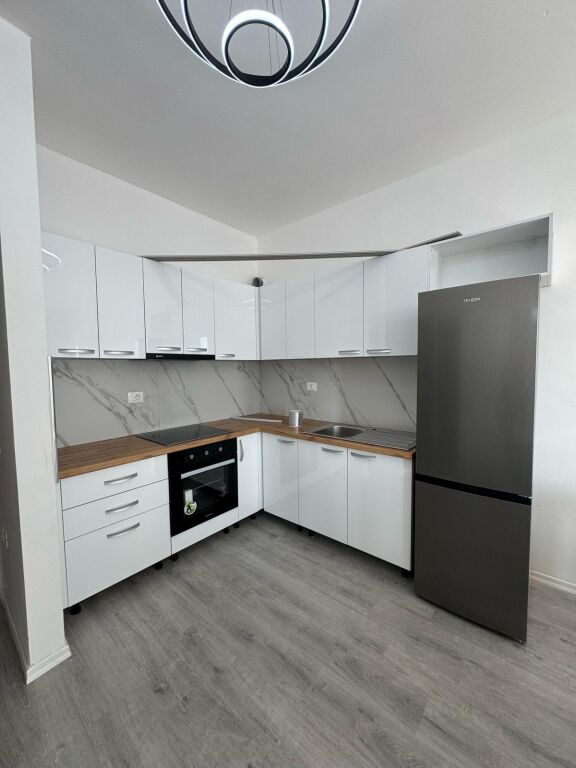 🏠 Jepet me qira apartament 1+1 në Paskuqan – 35.000 leke
