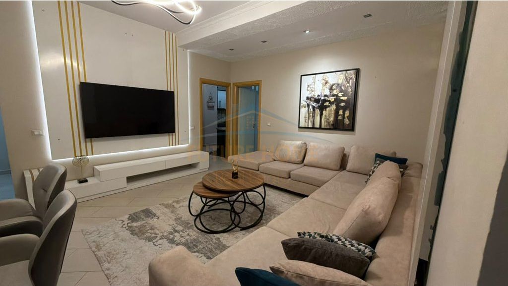 Qera, Apartament 2+1, Unaza e Re.