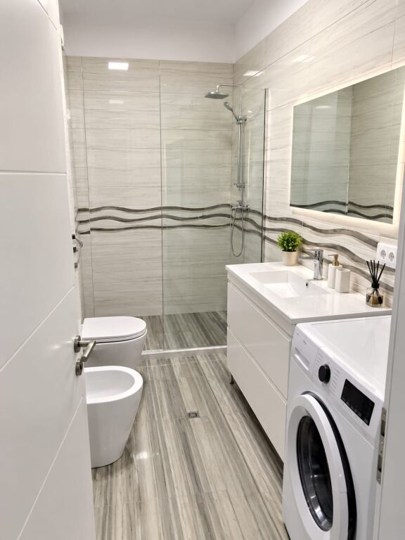 Jepet apartament 2+1 me qera tek Kopshti Botanik prane Kompleks Mateo, Tirane.ID 5791