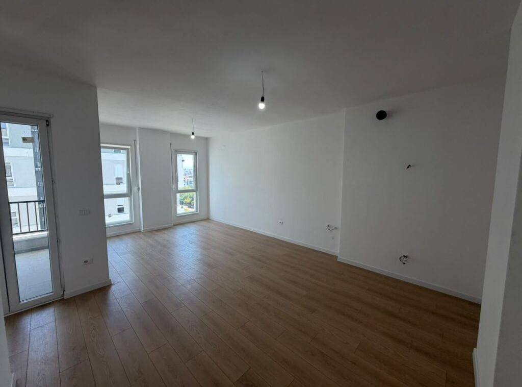 🏡 Shitet apartament 1+1 – Univers City, pranë QTU