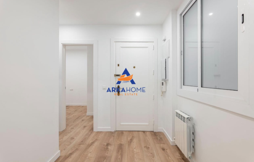 OFFICE FOR RENT 82 M2 "PARIS COMMUNE" 700 EUROS