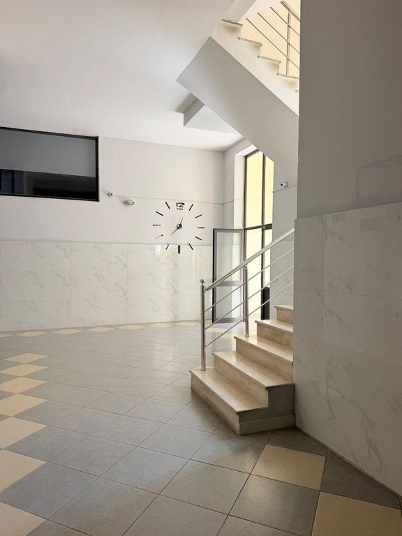 IN AFFITTO Appartamento 3+1+2 PER UFFICI – 3° PIANO, VICINO A KIKA 2