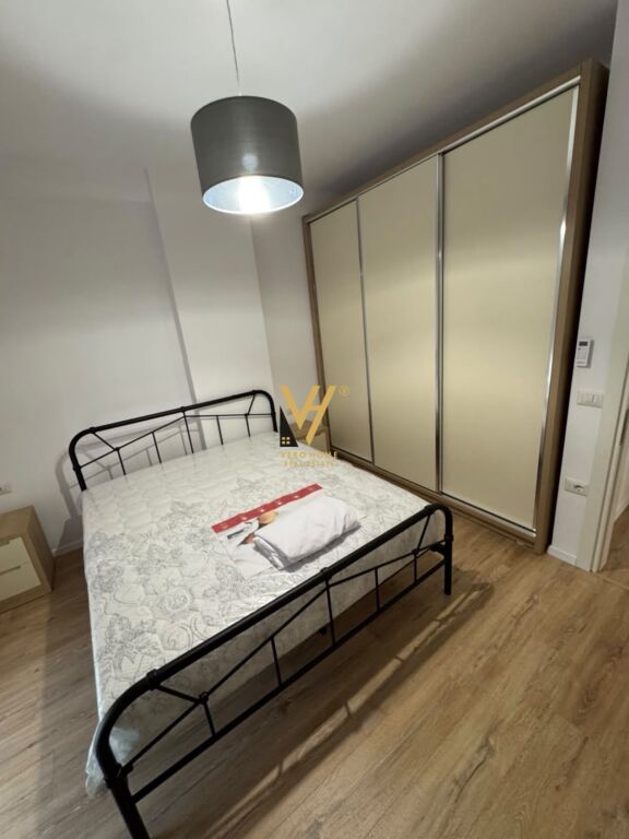 Appartamento 2+1 con balcone in affitto, 21 Dhjetori, 80.000 lekë