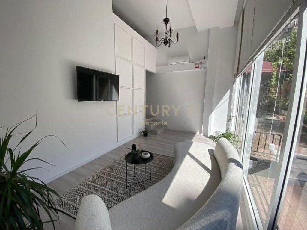 BARGAIN!!! COMMERCIAL UNIT FOR SALE AT THE BALLET SCHOOL