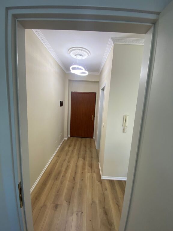 Jepet me qera apartament 1+1 te Stacioni Trenit