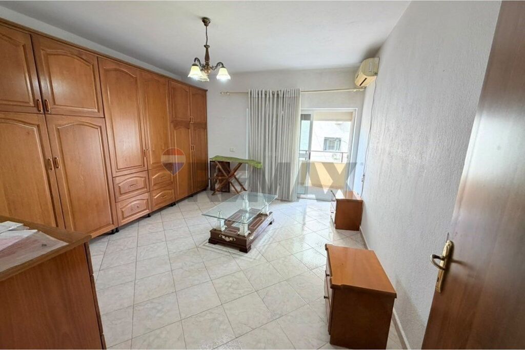 3+1+2 Apartment for Sale at Komuna e Parisit