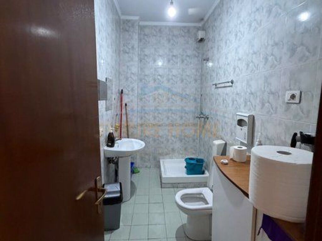  Shitet, Duplex , Rruga e Kavajes