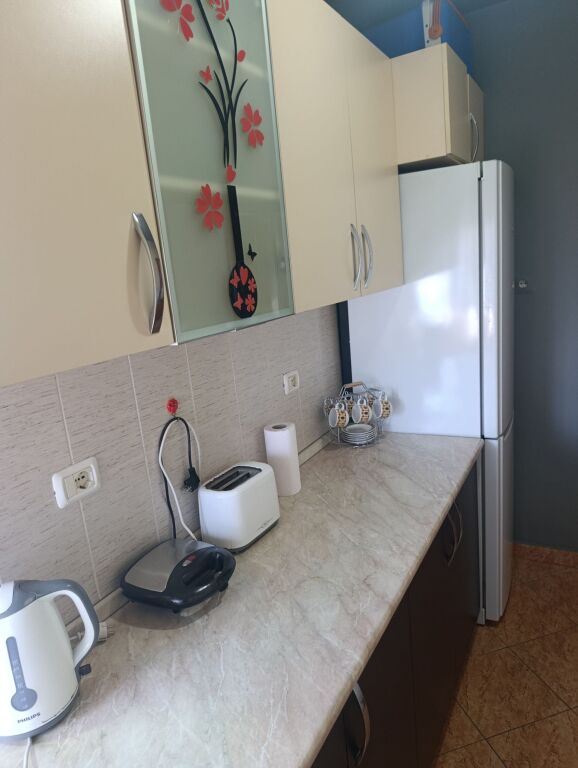 Rent | Apartament 2 + 1 | Rruga Njazi Meka | 400 €/month