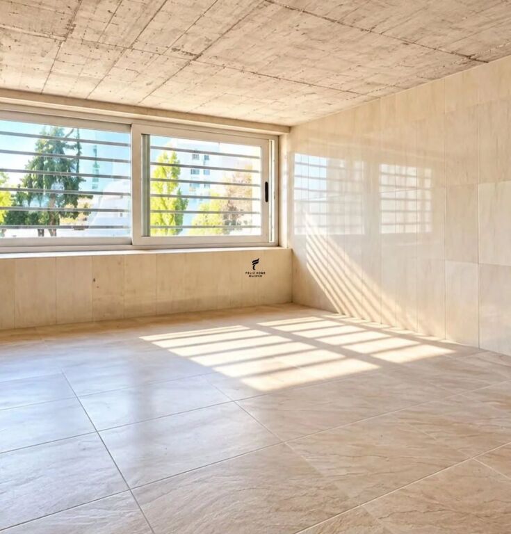 NEGOZIO IN VENDITA 70 M2 BLOCCO 17.000.000 LEKE FH-98253