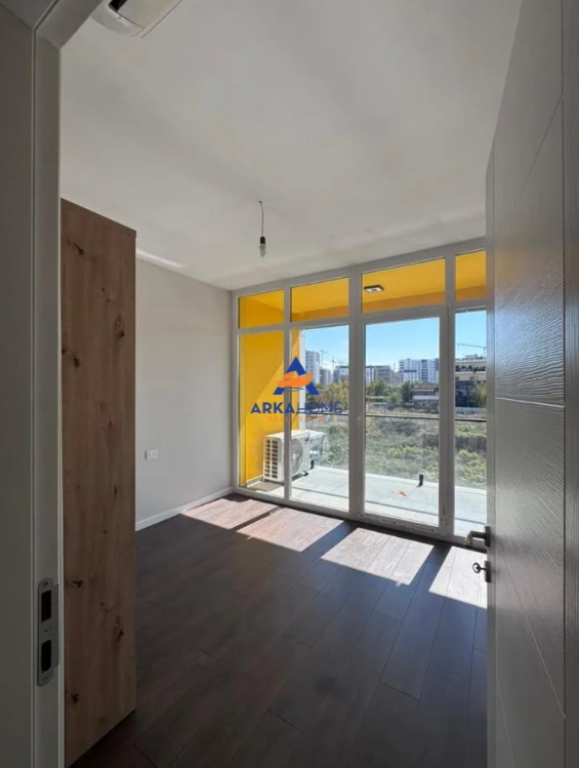 UFFICIO IN AFFITTO 125 M2 "COMPLESSO BERMON, NUOVO BOULEVARD" 60.000 LEKE