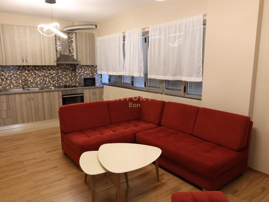 JEPET ME QIRA APARTAMENT 1+1 NE CURRILA !