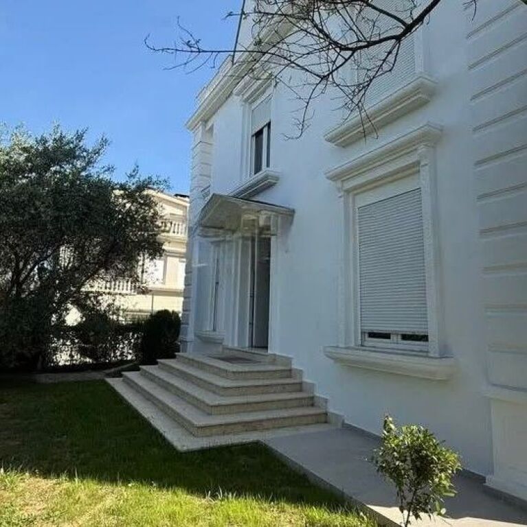 🏡✨ SHITET VILË 4-KATËSHE | WHITE HOUSE RESIDENCE, PRANË TEG