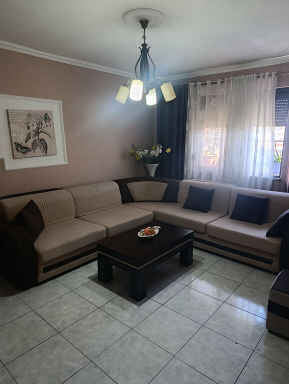 Rent | Apartament 2 + 1 | Rruga Njazi Meka | 400 €/month