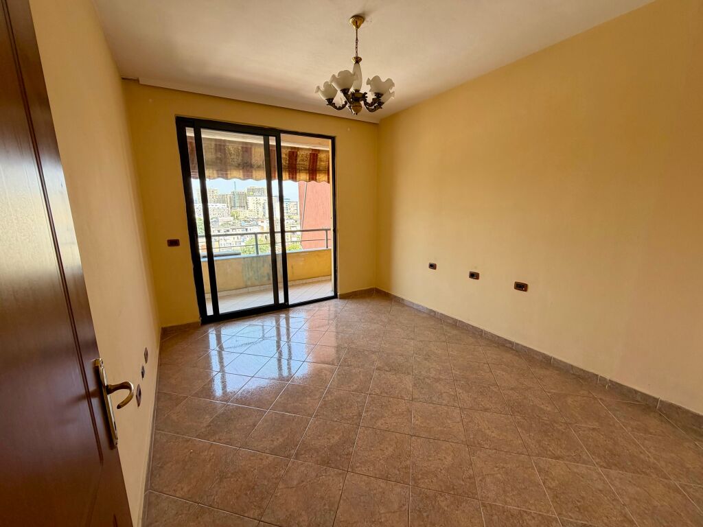 📣 SHITET Apartament 2+1 📍 21 Dhjetori, Prane Supermarket Joena ✨
