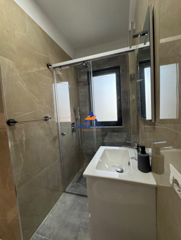 APPARTAMENTO 1+1 IN AFFITTO CON BALCONE "VIA FROSINA PLAKU, 21 DHJETORI" 75.000 LEKE