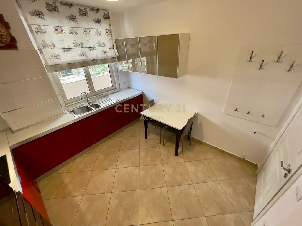 QIRA, APARTAMENT MODERN 1+1+2 TUALETE, MINISTRIA JASHTME