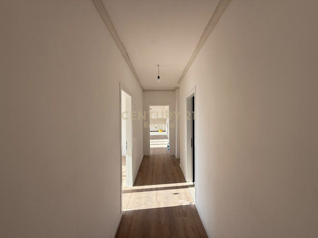 Appartamento vuoto per uffici in affitto – 130 m² | Nuovo Bazar