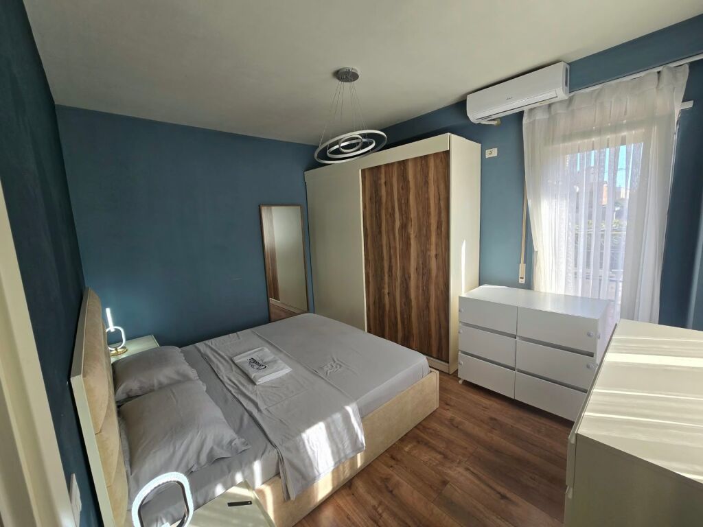 Bulevardi Zogu i Pare Jepet me Qera Apartament 1+1